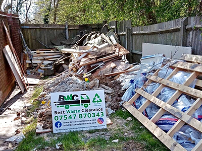 =Happy customers for a domestic removal.