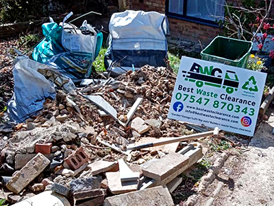 Happy customers for a domestic removal.