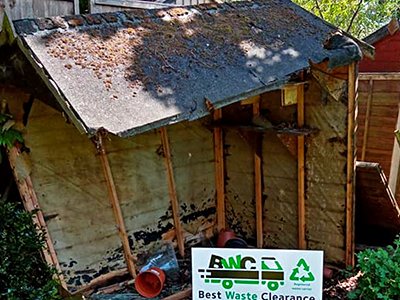 Happy customers for a domestic removal.